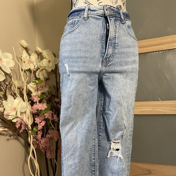 Express Super High Rise Mom Jeans Skinny Jeans Size 2R Distressed Light Wash - Picture 3 of 11